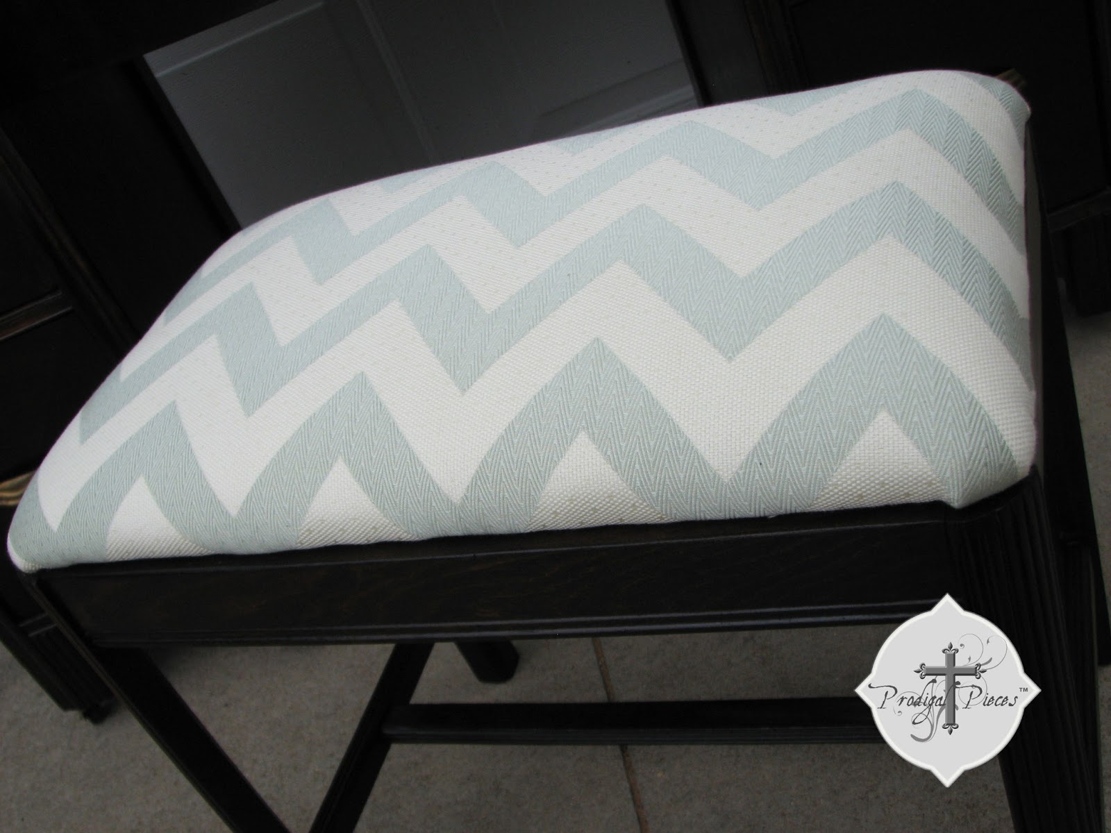 Waterfall Dressing Table Espresso & Chevron Reveal!