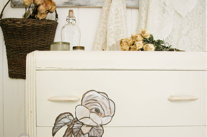 Shabby Chic Details for Furniture Makeover