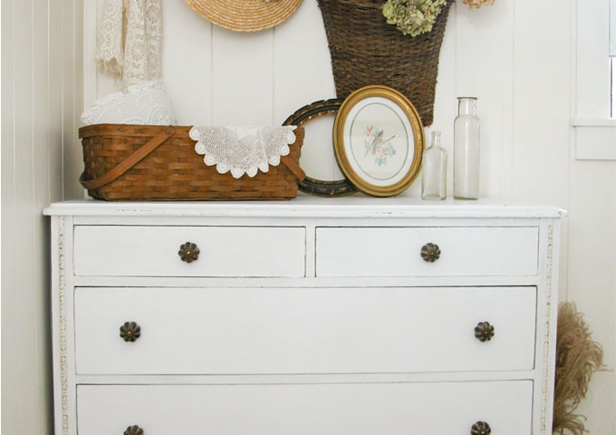 Distressed Dresser Farmhouse Makeover