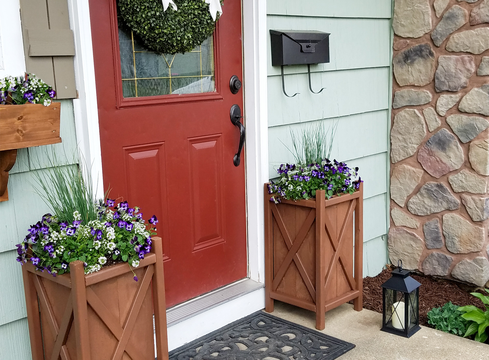 DIY Planter for Curb Appeal and Garden Design
