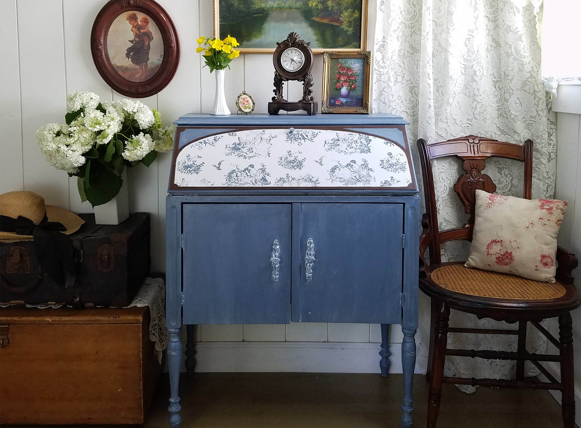 Secretary Desk with English Cottage Style