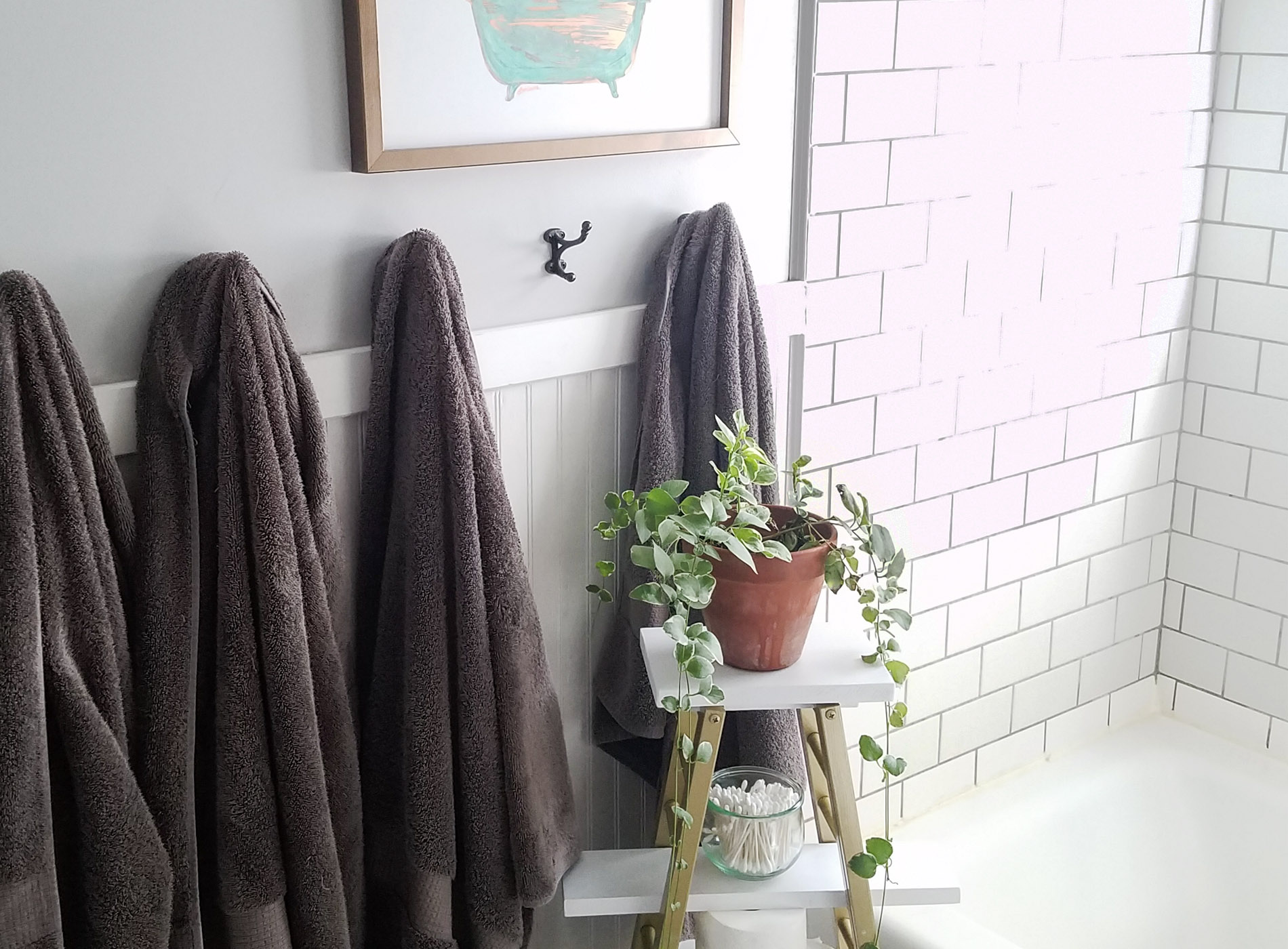 Upcycled Storage & Wall Art from Bedrails