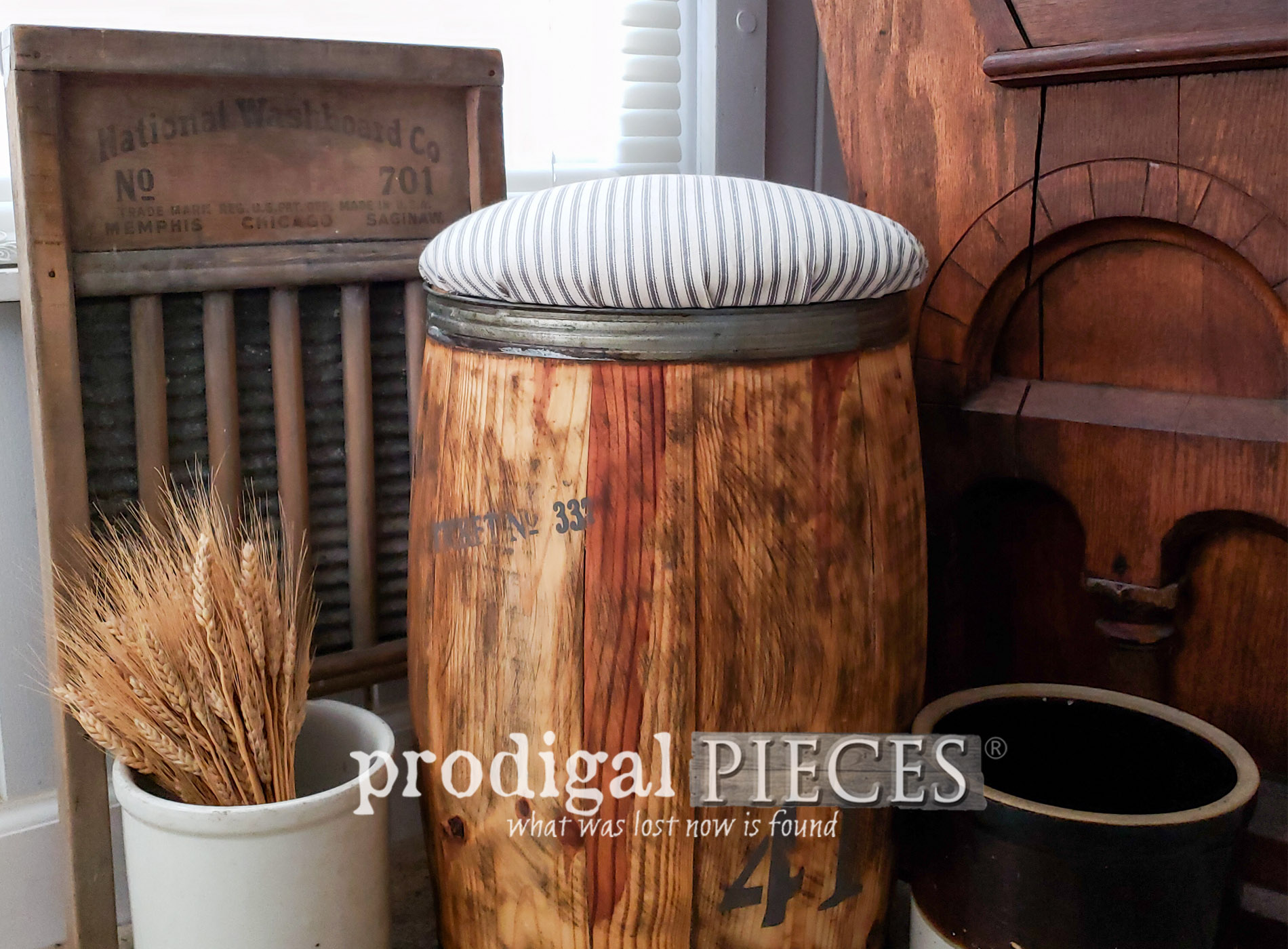 Farmhouse Nail Barrel Stool Makeover