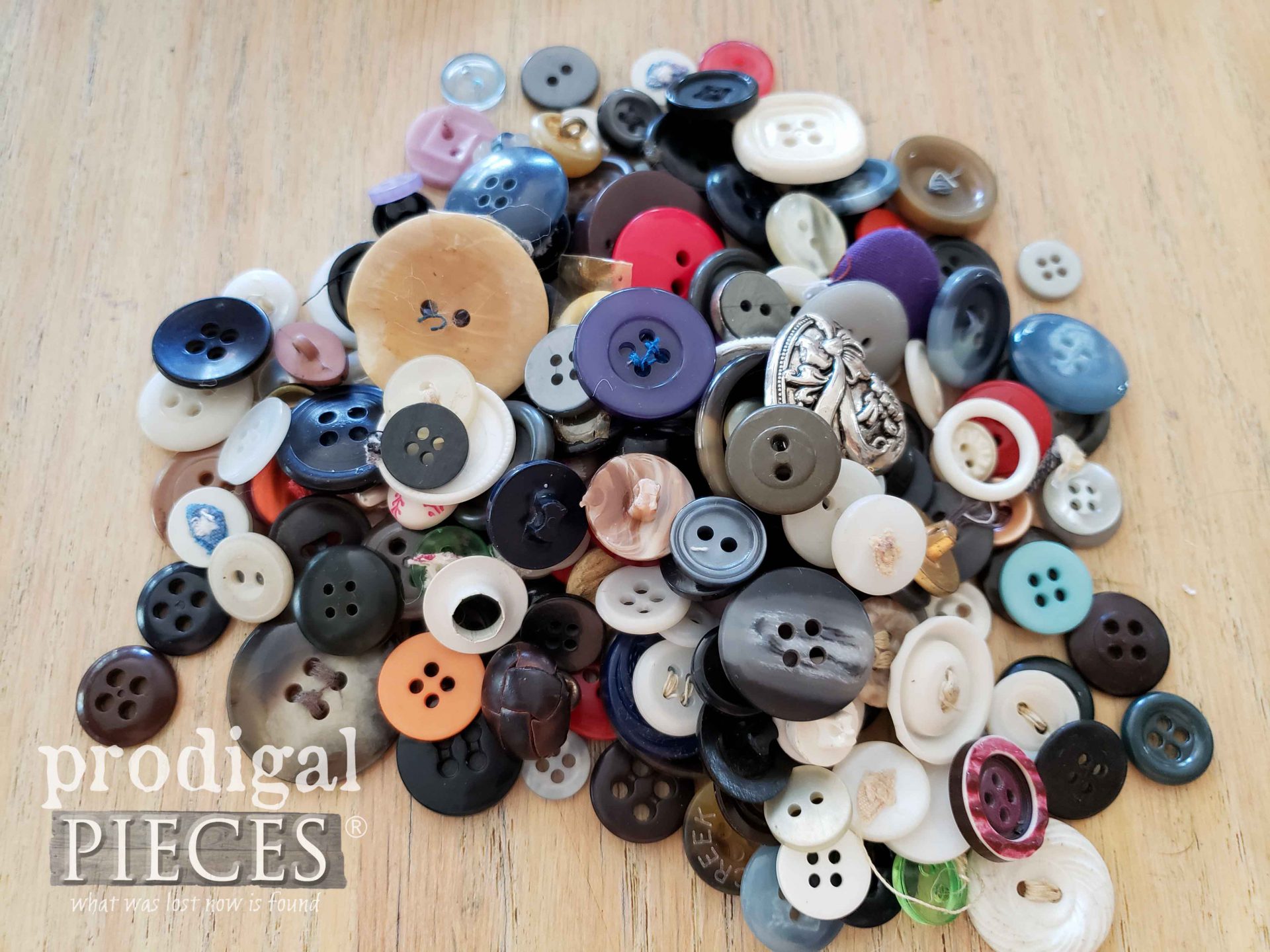 Pile of Vintage Buttons | Prodigal Pieces KIDS Create | prodigalpieces.com Pile of Vintage Buttons | Prodigal Pieces KIDS Create | prodigalpieces.com