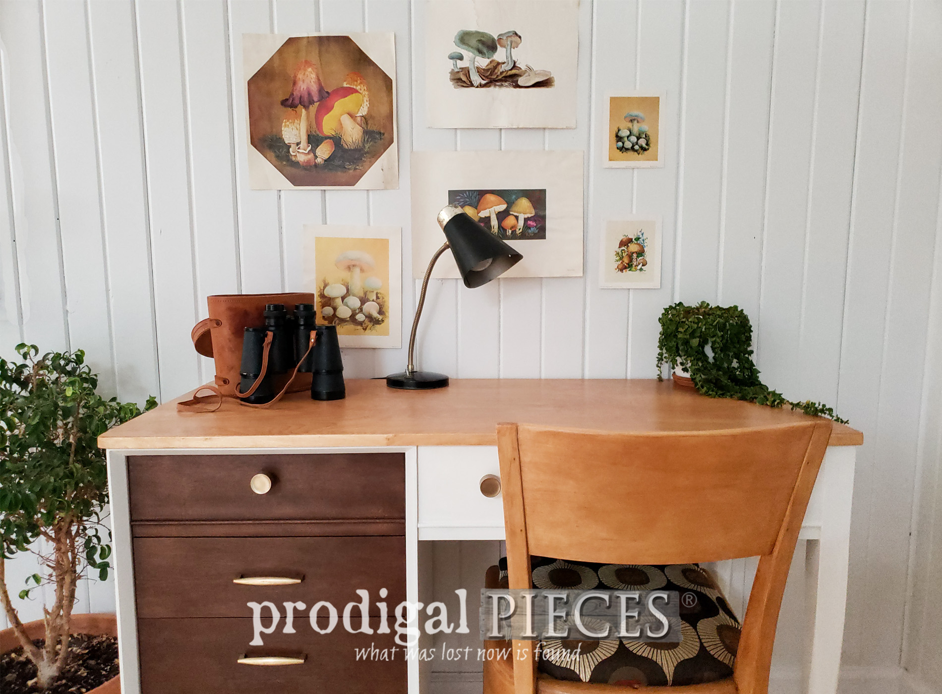 Mid Century Modern Desk Set from Sewing Desk