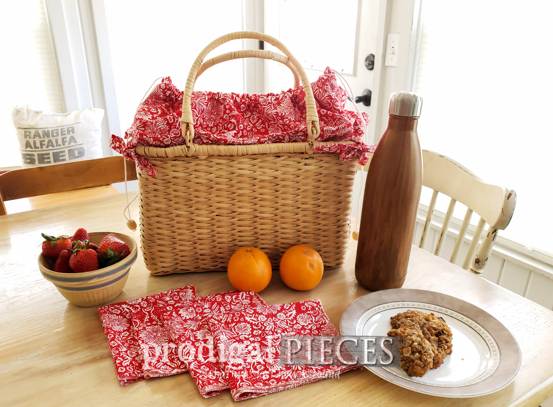 DIY Insulated Picnic Basket with Napkins