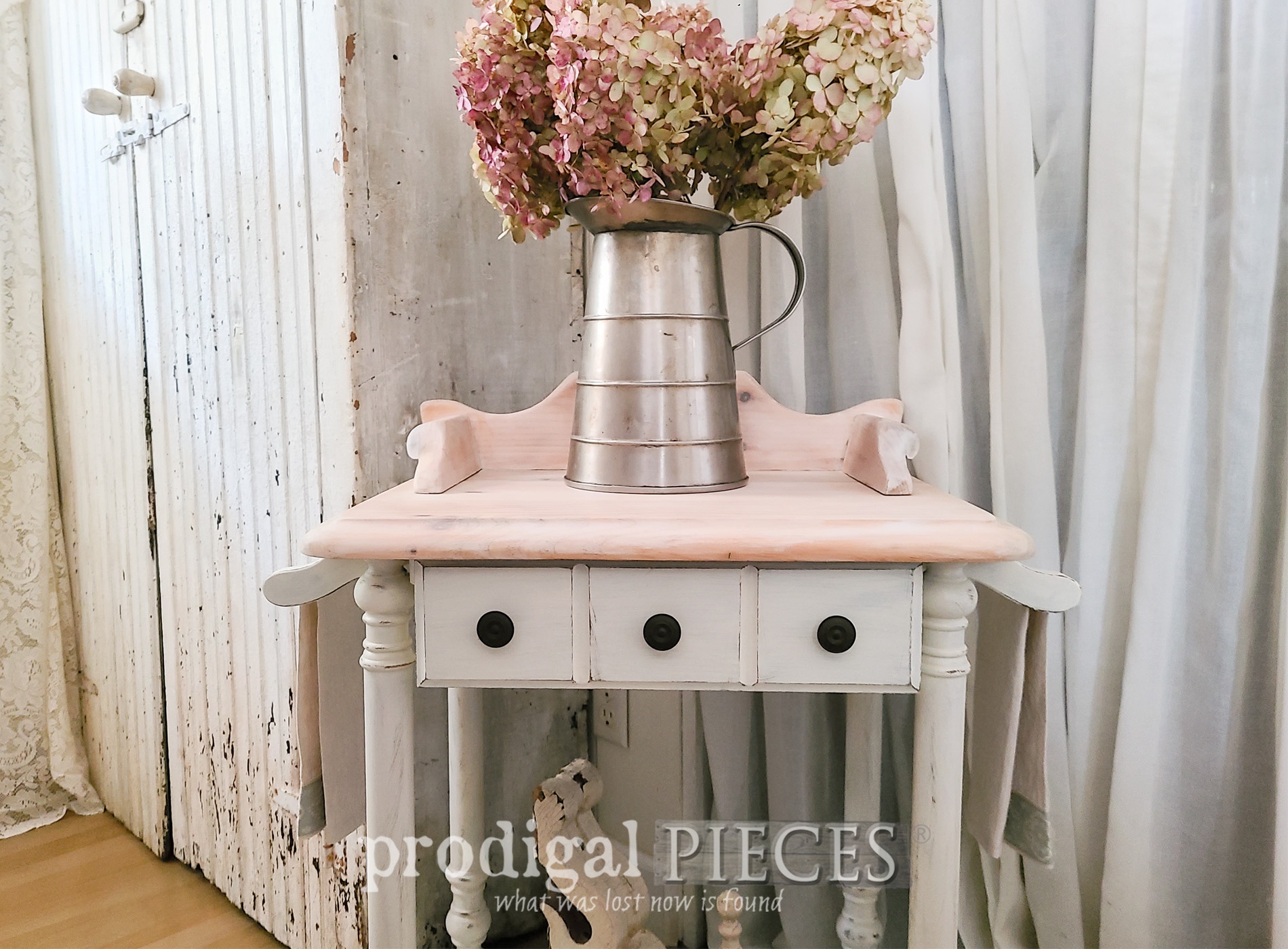 Vintage Wash Stand Makeover & Update