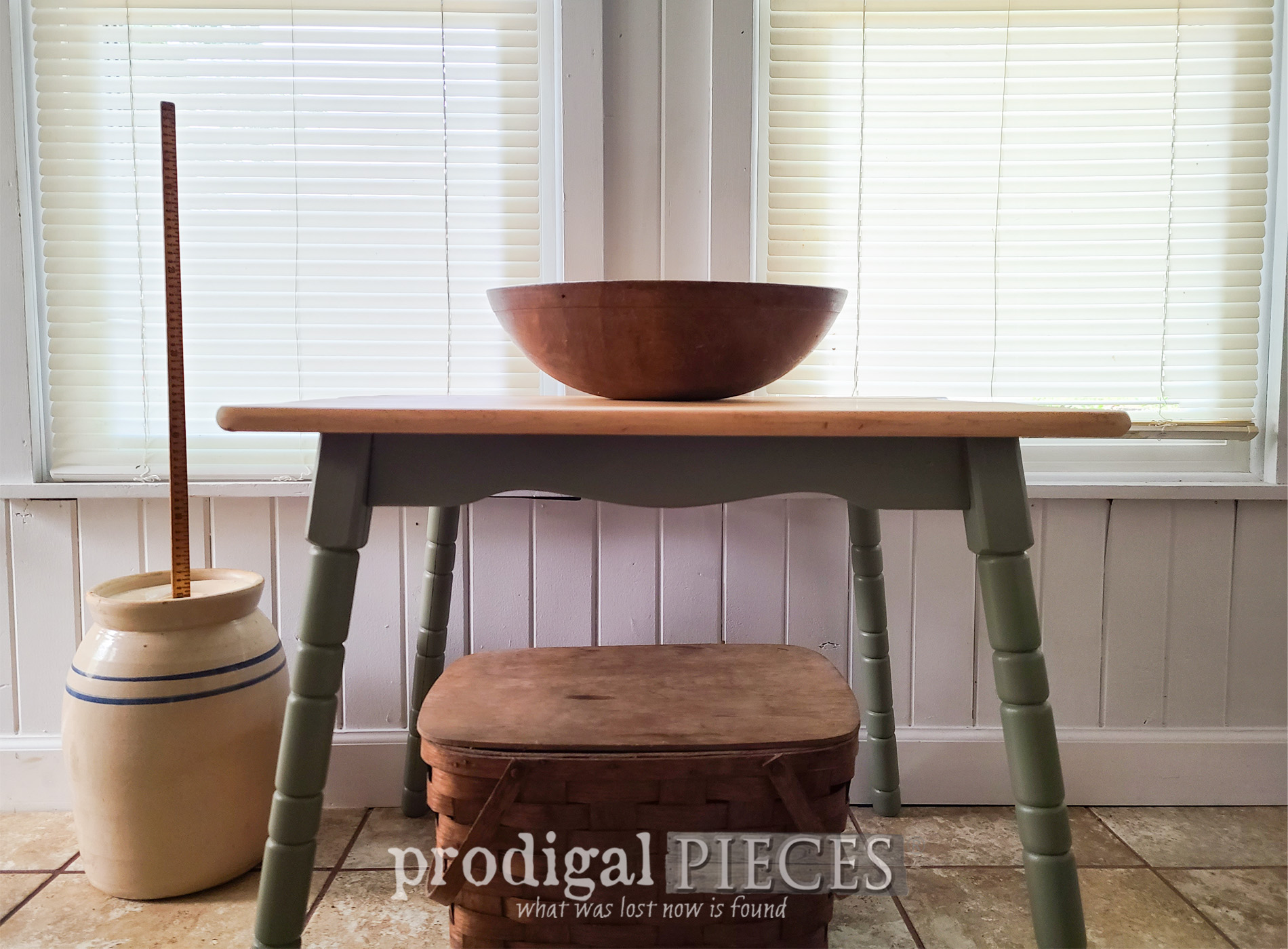 Mini Farmhouse Table Makeover & Update