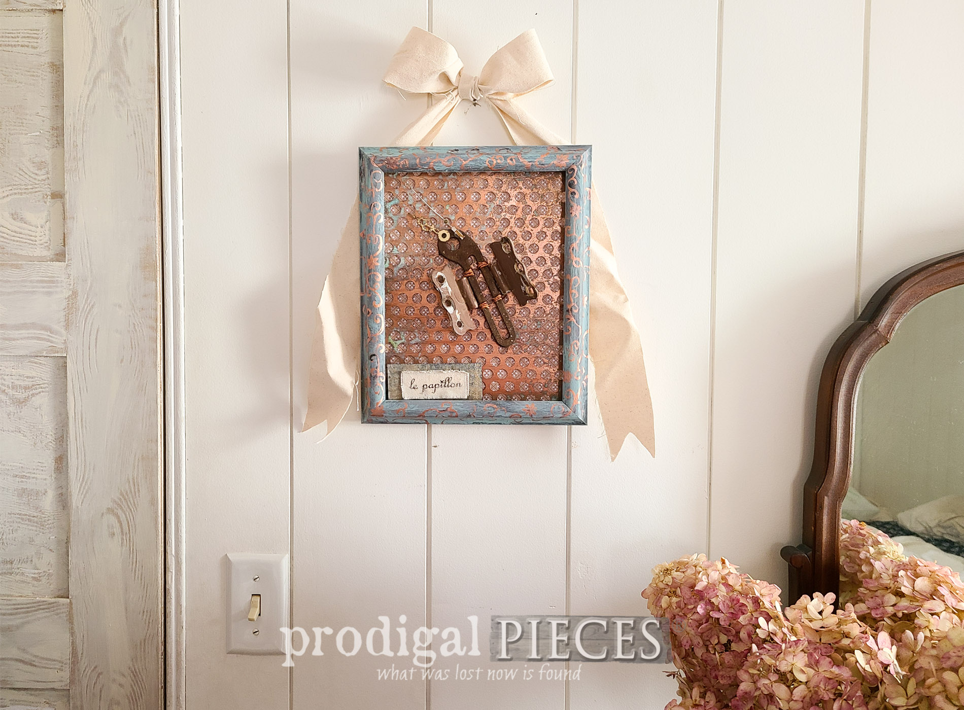 Thrifted Picture Frame Upcycle