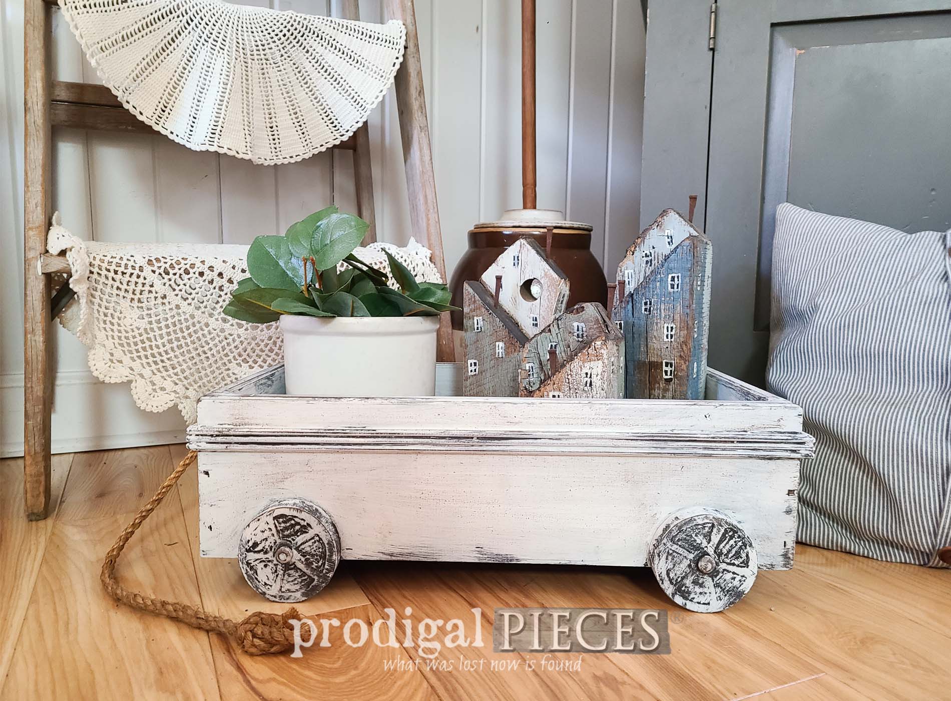 Farmhouse Wooden Wagon Makeover