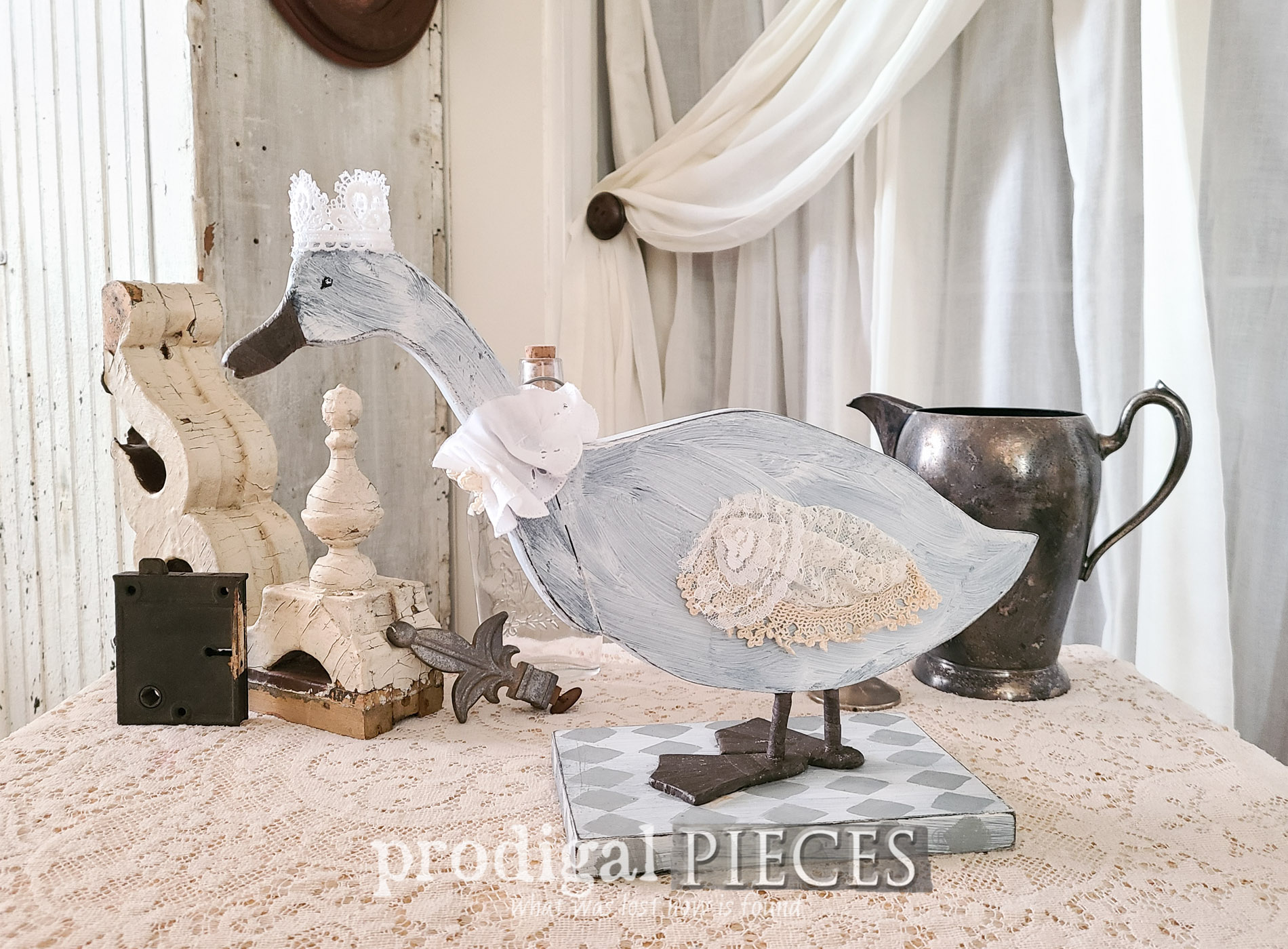 Shabby Chic Goose